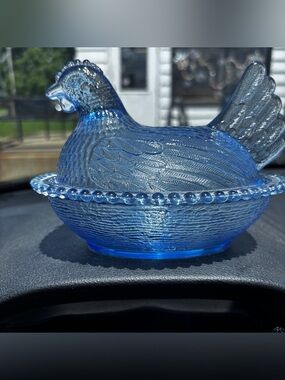 Vintage Indiana Glass Cornflower Blue Hen On Nest EUC Beaded Rim
